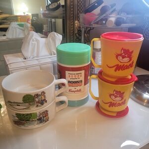 Bundle of Collectors Mugs